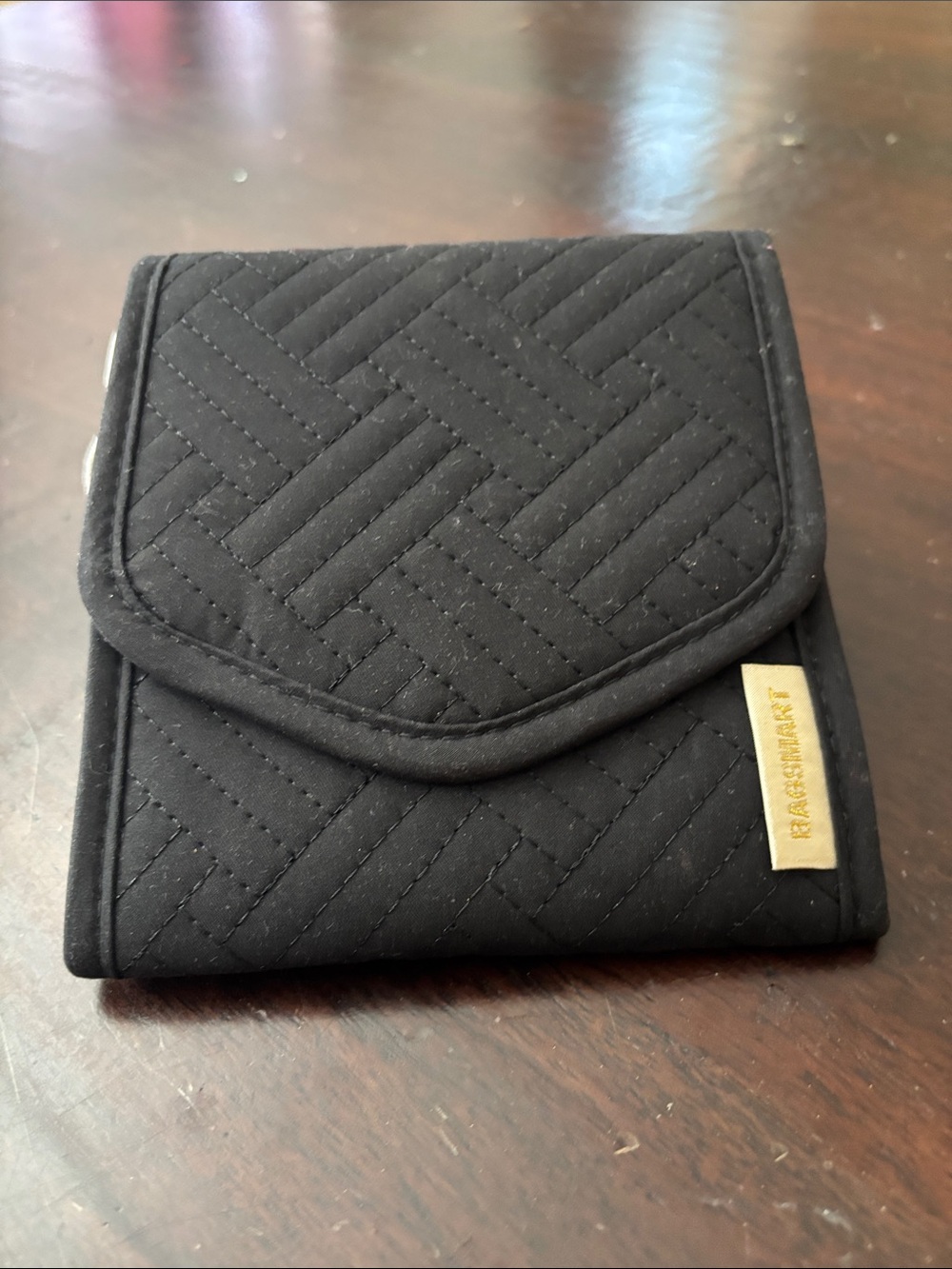 Bag SmartQuilted BlackJewelry Holder with Gold Logo